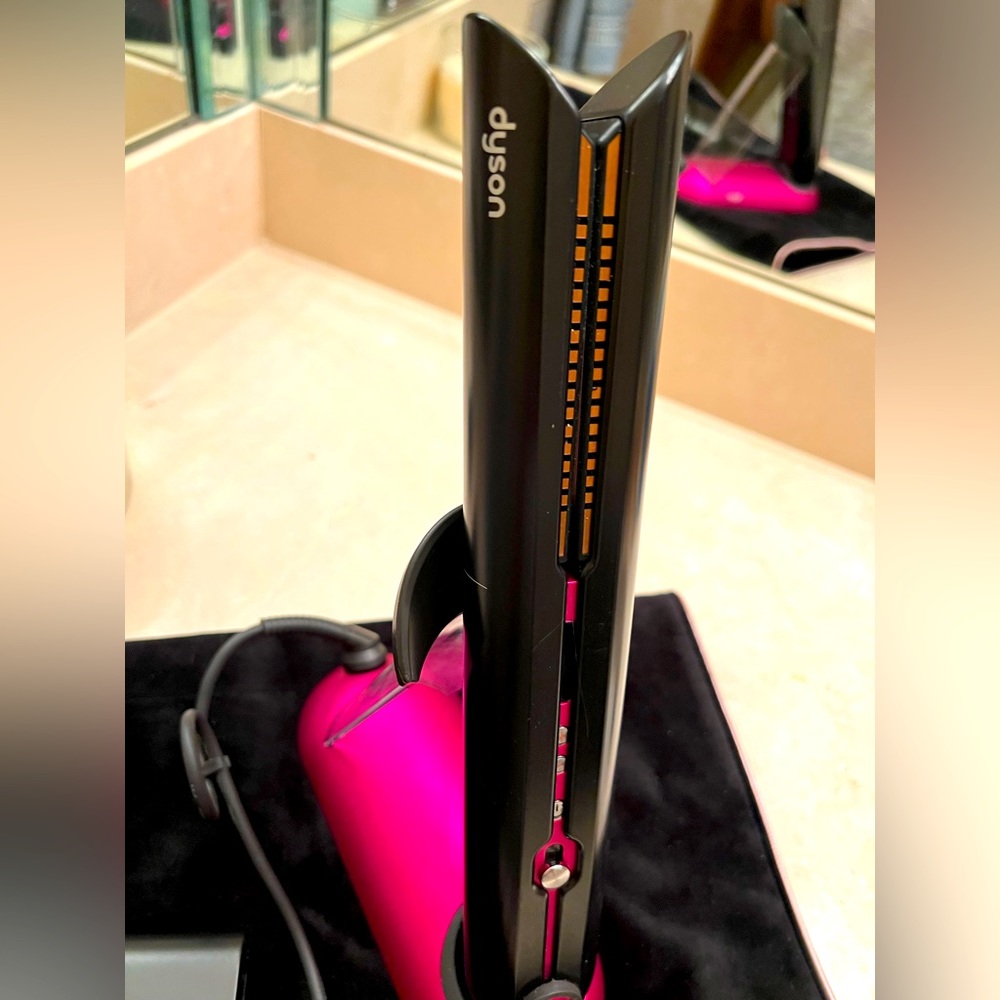 Dyson Corrale hair straightener